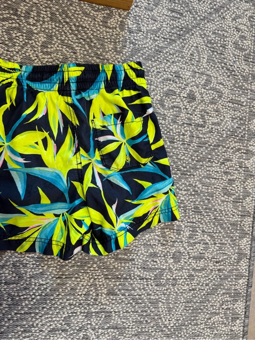 Old Navy Boys Vibrant Swim Trunks Size Small Tropical Leaves